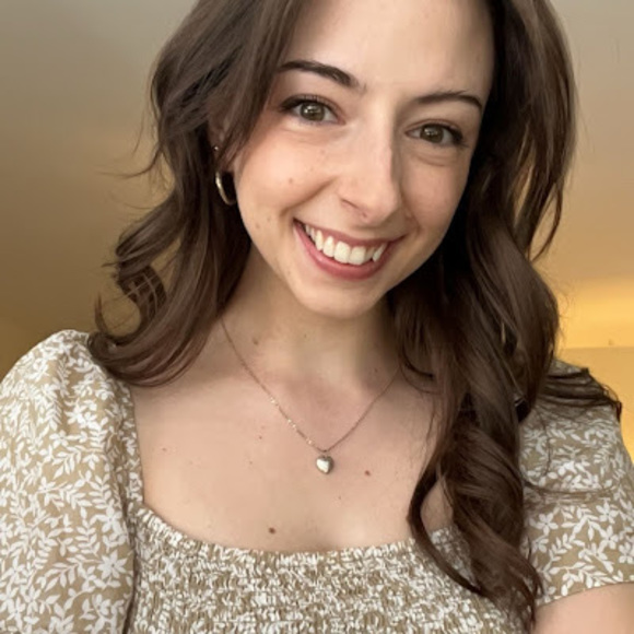 Meet your Posher, Ellie - Picture 1 of 1